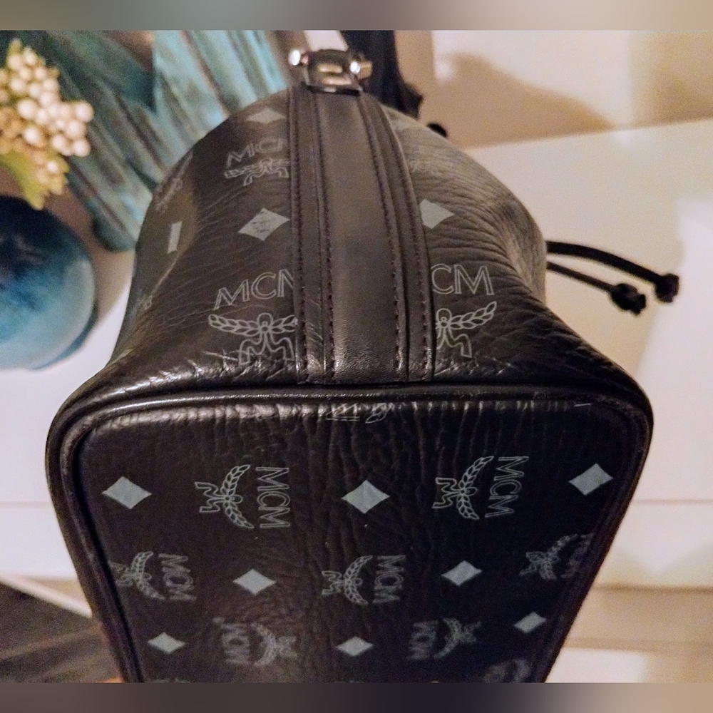 SOLD SOLD SOLD SOLD SOLD SOLD SOLD MCM Bucket Bag EUC - Picture 7 of 10